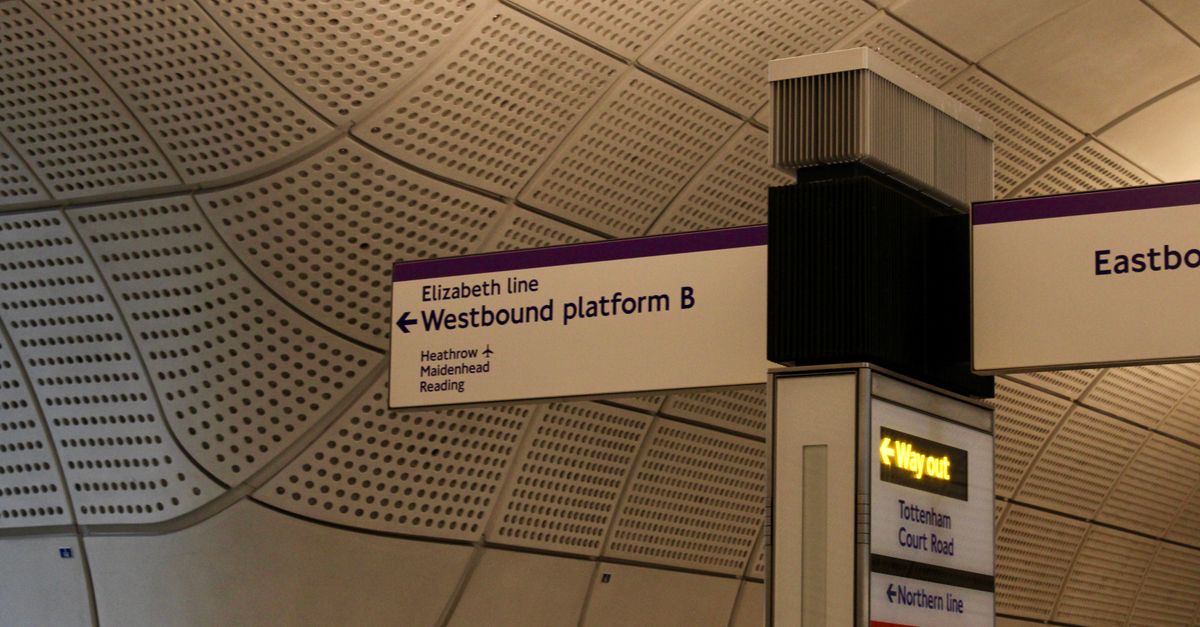 Elizabeth line wayfinding sign reading 'Westbound platform B, Heathrow, Maidenhead, Reading'.